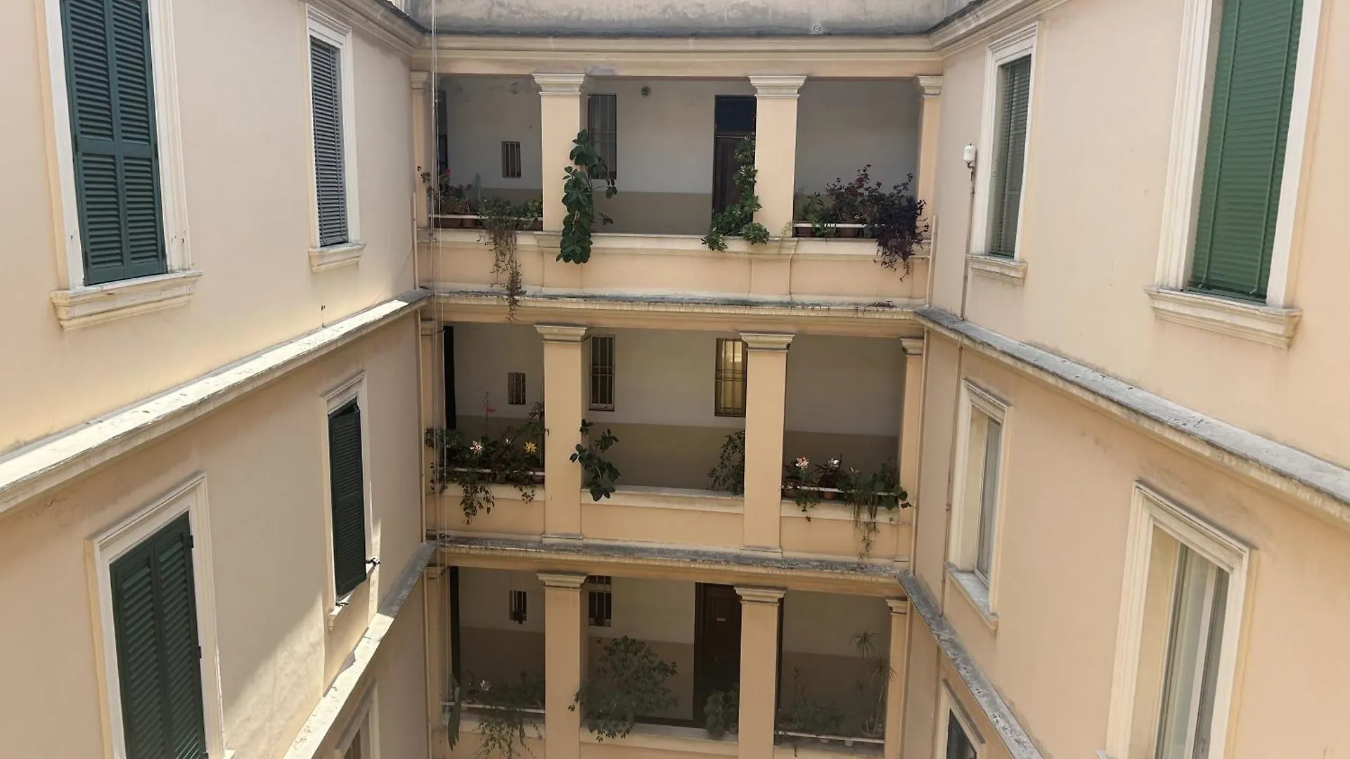 Natale Del Grande Stylish Apartment Rome
