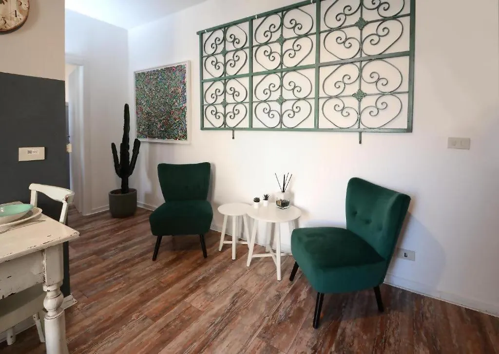 Natale Del Grande Stylish Apartment Rome