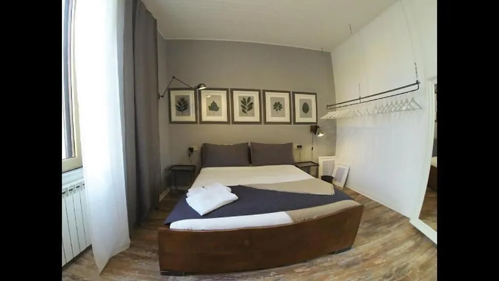 Natale Del Grande Stylish Apartment Rome Italy