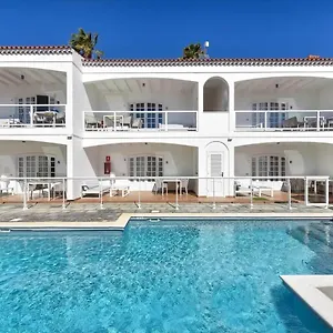 residencial-las-casas.in-canary-islands.com/